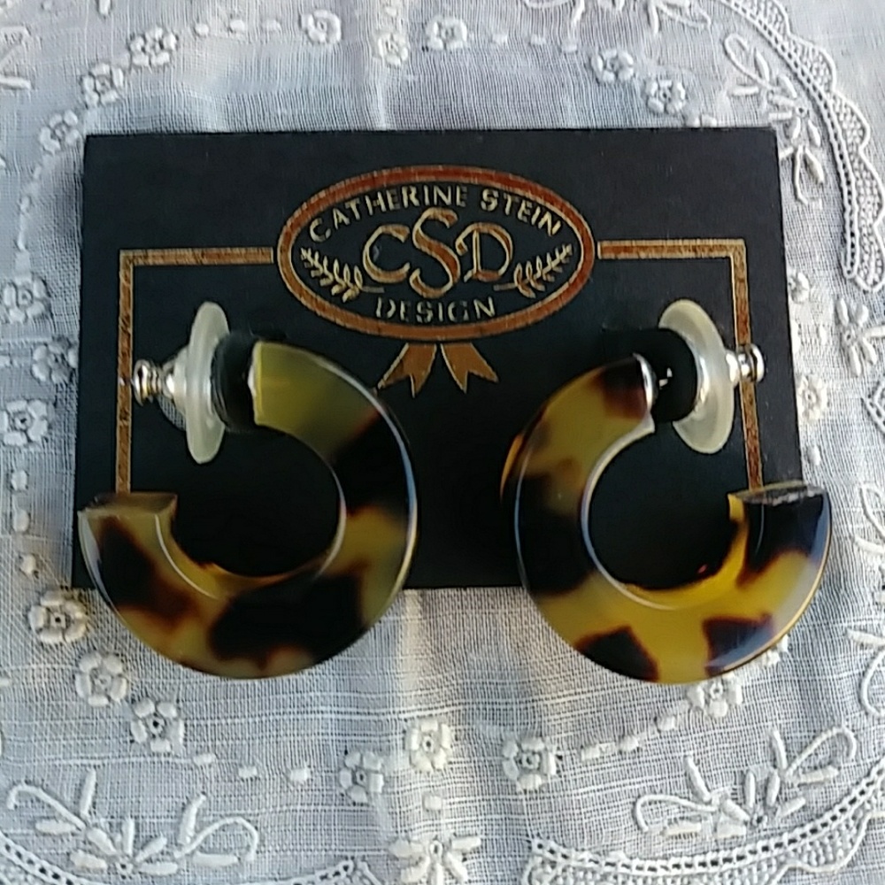 CATHERINE STEIN PLASTIC ANIMAL PRINT EARRINGS/ NWT